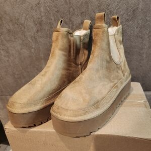 Bacia Boots size 7.5 NEW